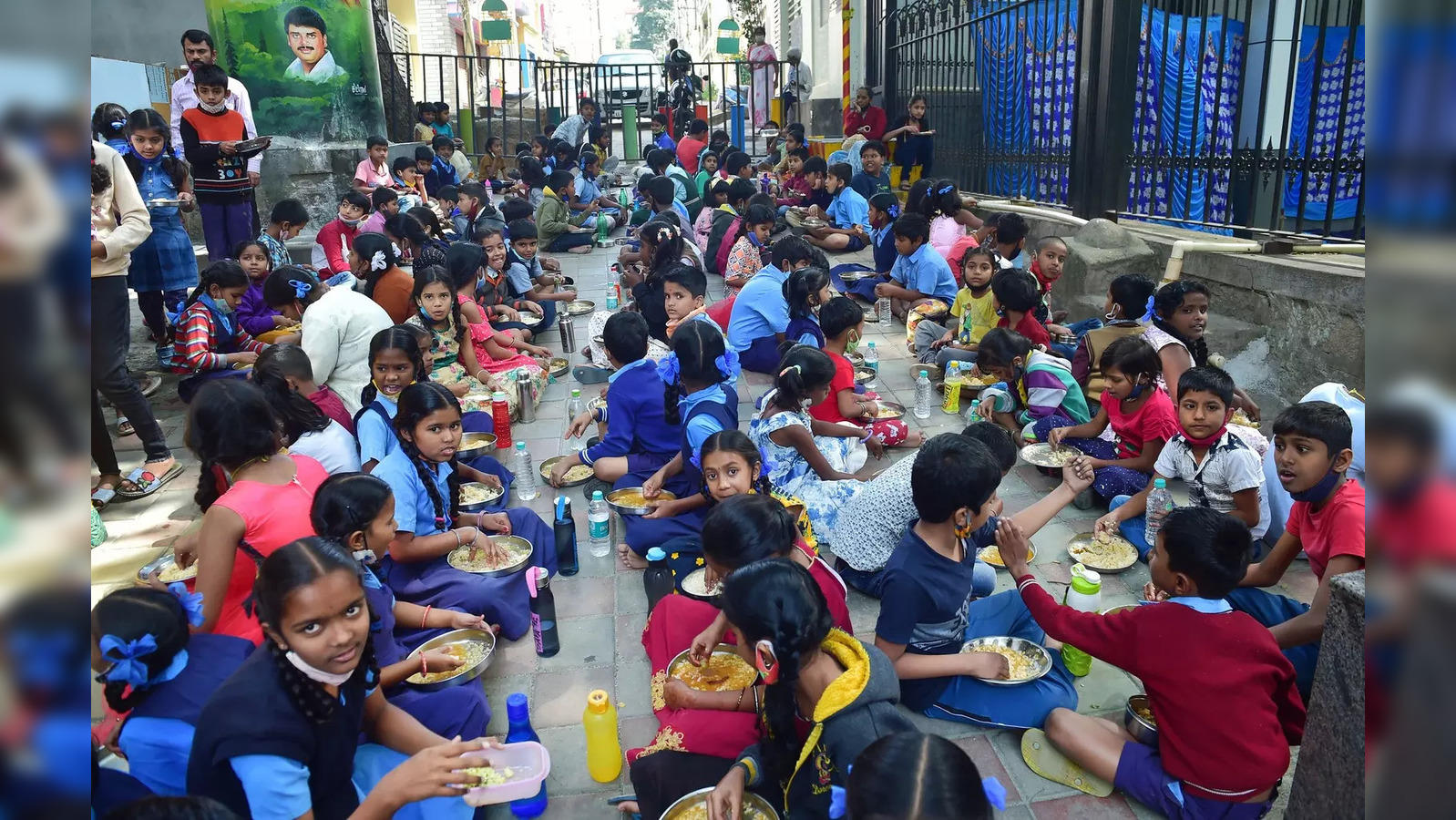 Rotten eggs with worms found in Tamil Nadu school mid-day meals - India  Today