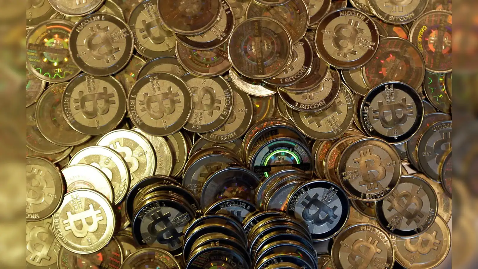 Bitcoin (BTC USD) lags S&P 500 for first time since 2014 as AI stocks lead  2025 rally – gold and silver also gain