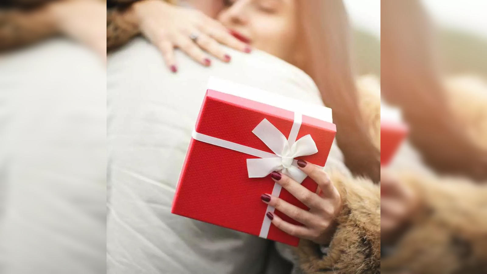 Valentine's Day gift ideas for her and him in 2023 – AENO Blog
