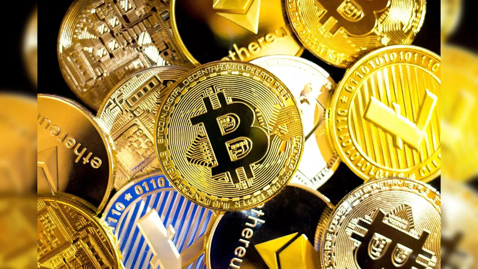 Bitcoin holds near $88,000 as Fed pause, weak ETF flows weigh on $2.98T  crypto market - The Economic Times