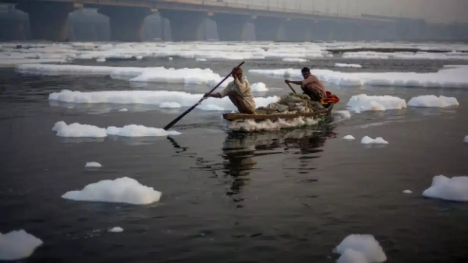 Yamuna Water Quality Deteriorates: BOD Levels 42 Times Above Permitted Limit 3 yamuna: Delhi: Yamuna's pollution load has doubled since 2014, say sources