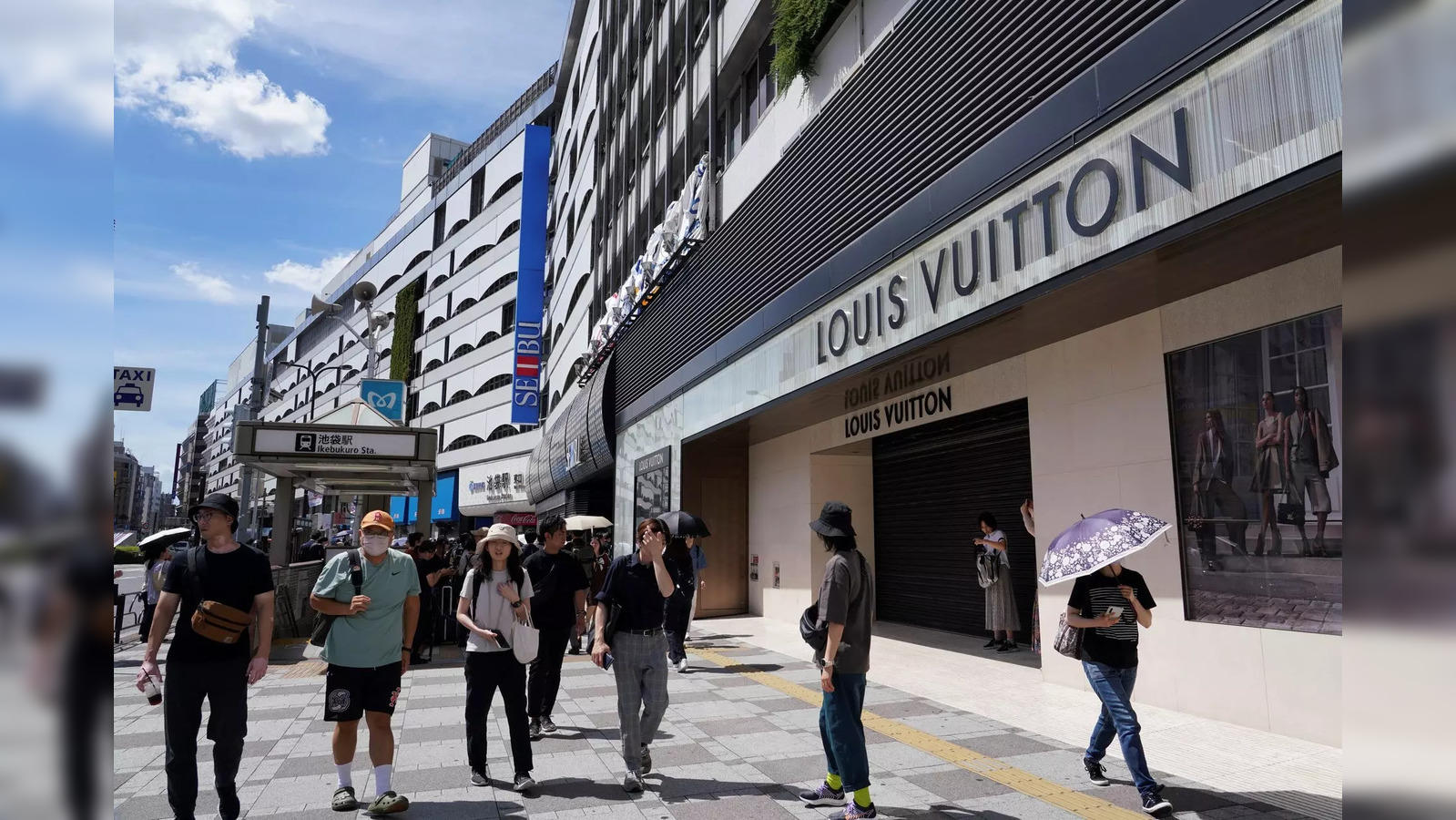 louis vuitton: Louis Vuitton picks up space in RIL's Jio World Plaza in