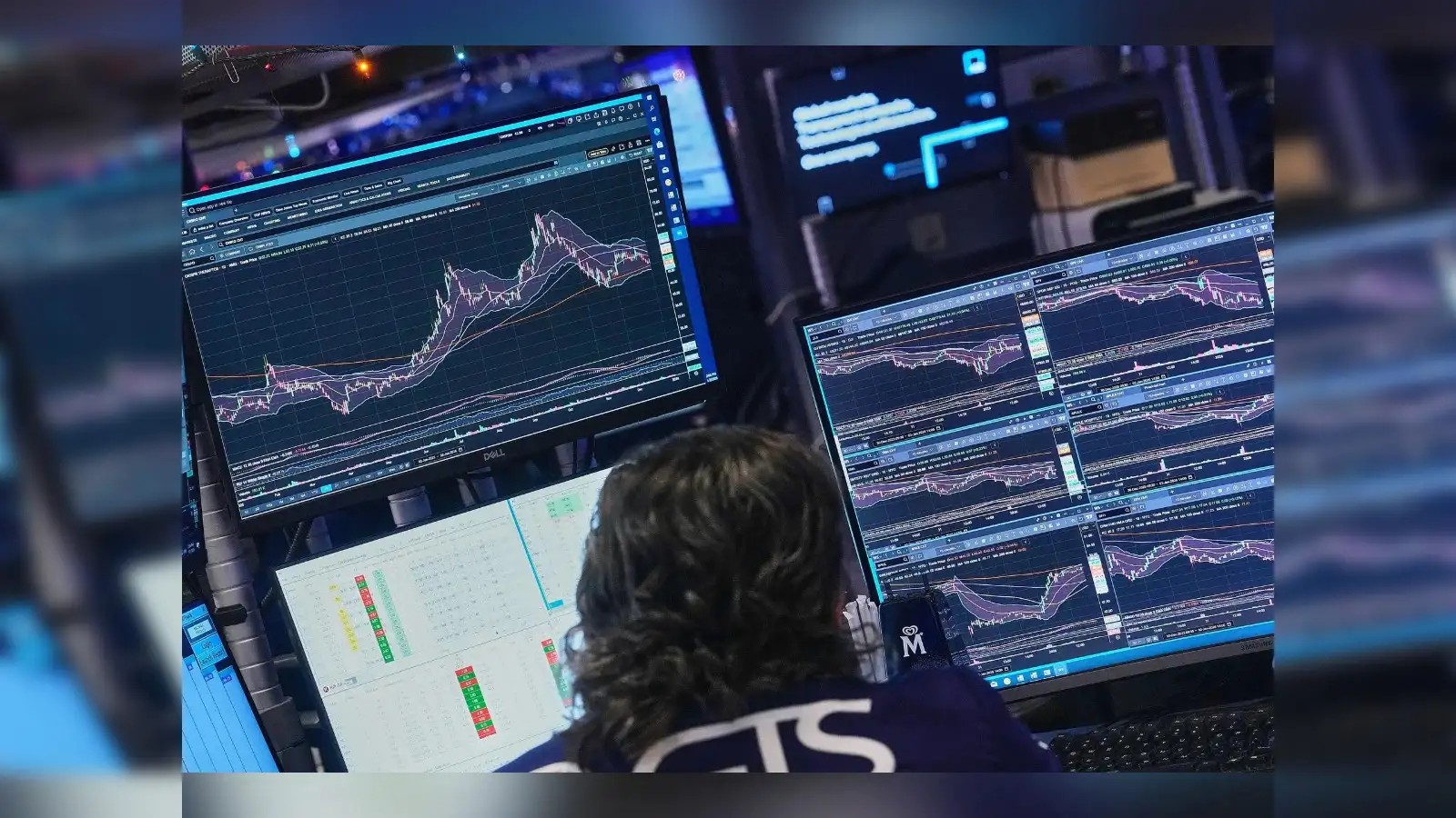 us stock market: US stock market today: S&P 500 gains, Nvidia backs  CoreWeave, Apple Target raised, USA Rare Earth surges - The Economic Times