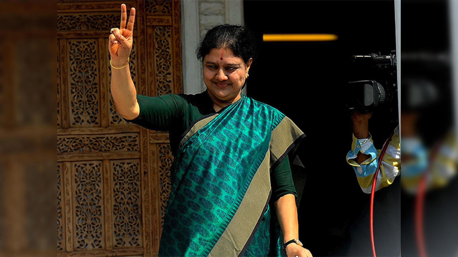 Sasikala: Sasikala out of prison on parole, to return on April 3 |  Bengaluru News - Times of India