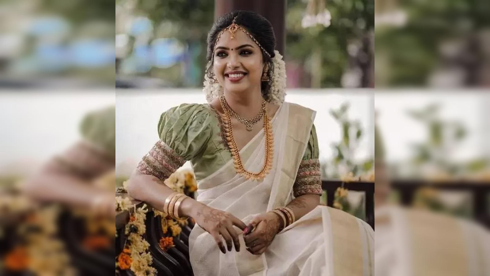 Trend Alert: Styling The Kerala Kasavu Saree | WedMeGood