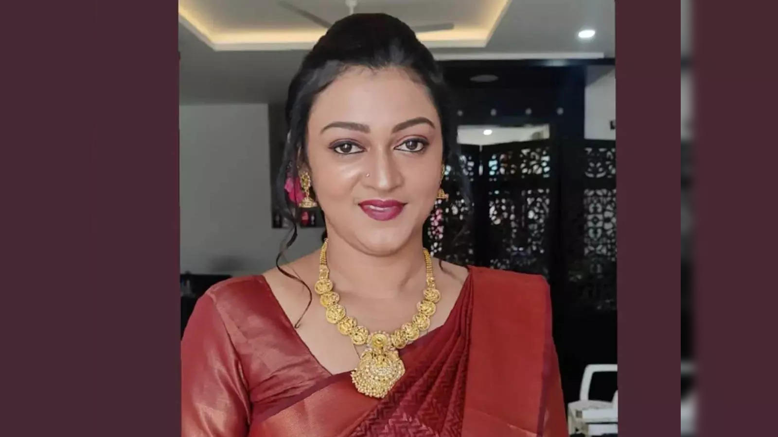 Aparna Nair death news: Malayalam TV actress Aparna Nair dies by suicide at  33, last Instagram post shared less than 11 hours before demise - The  Economic Times