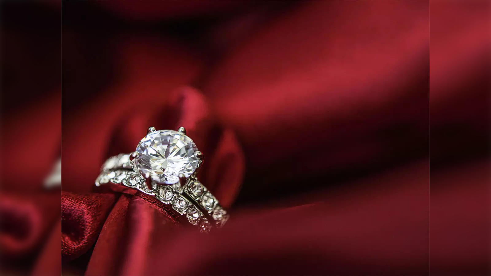 The S Alphabet Diamond Ring | PC Jeweller