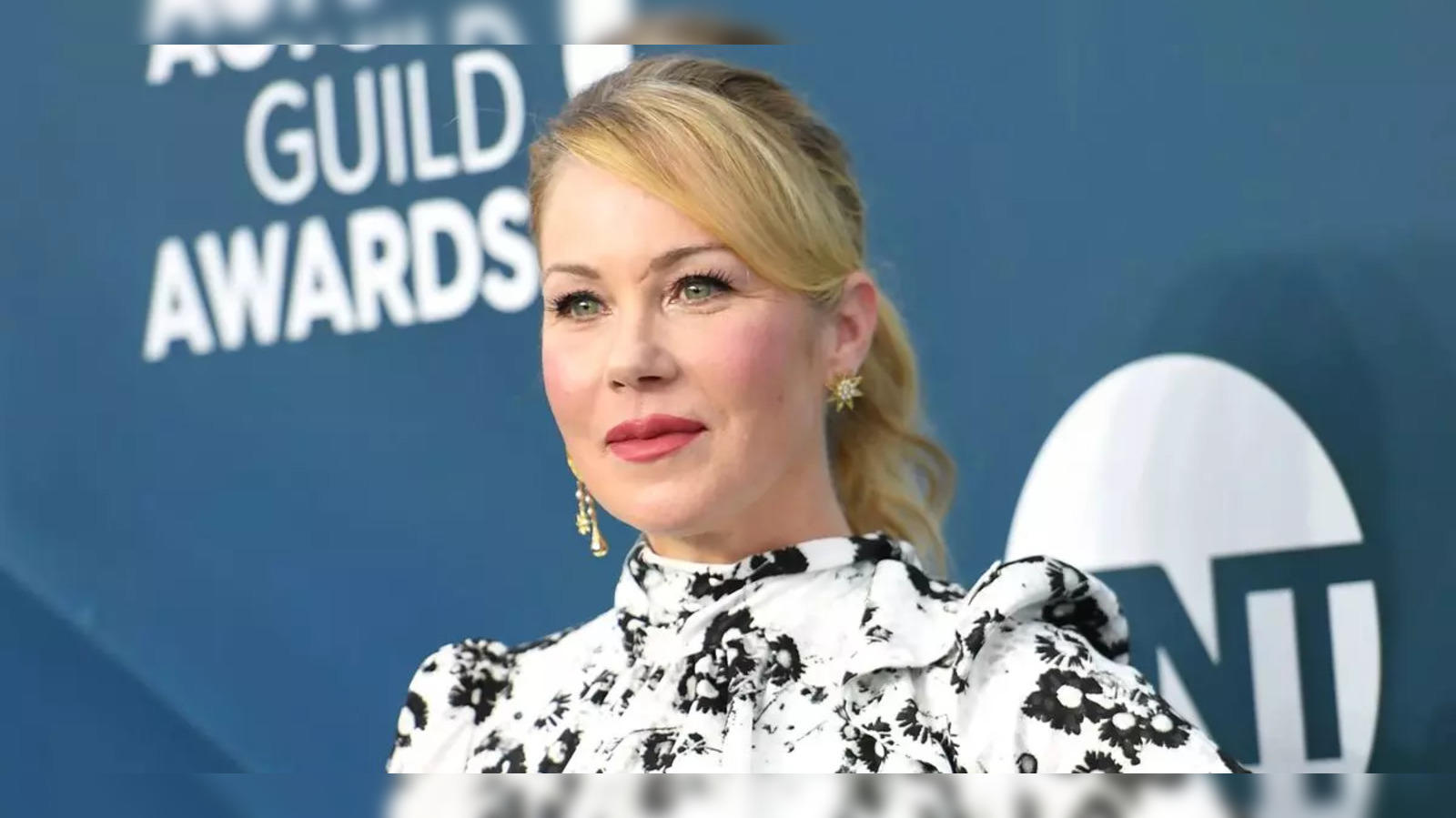 Why Christina Applegate Started Therapy After Netflix's 'Dead to Me