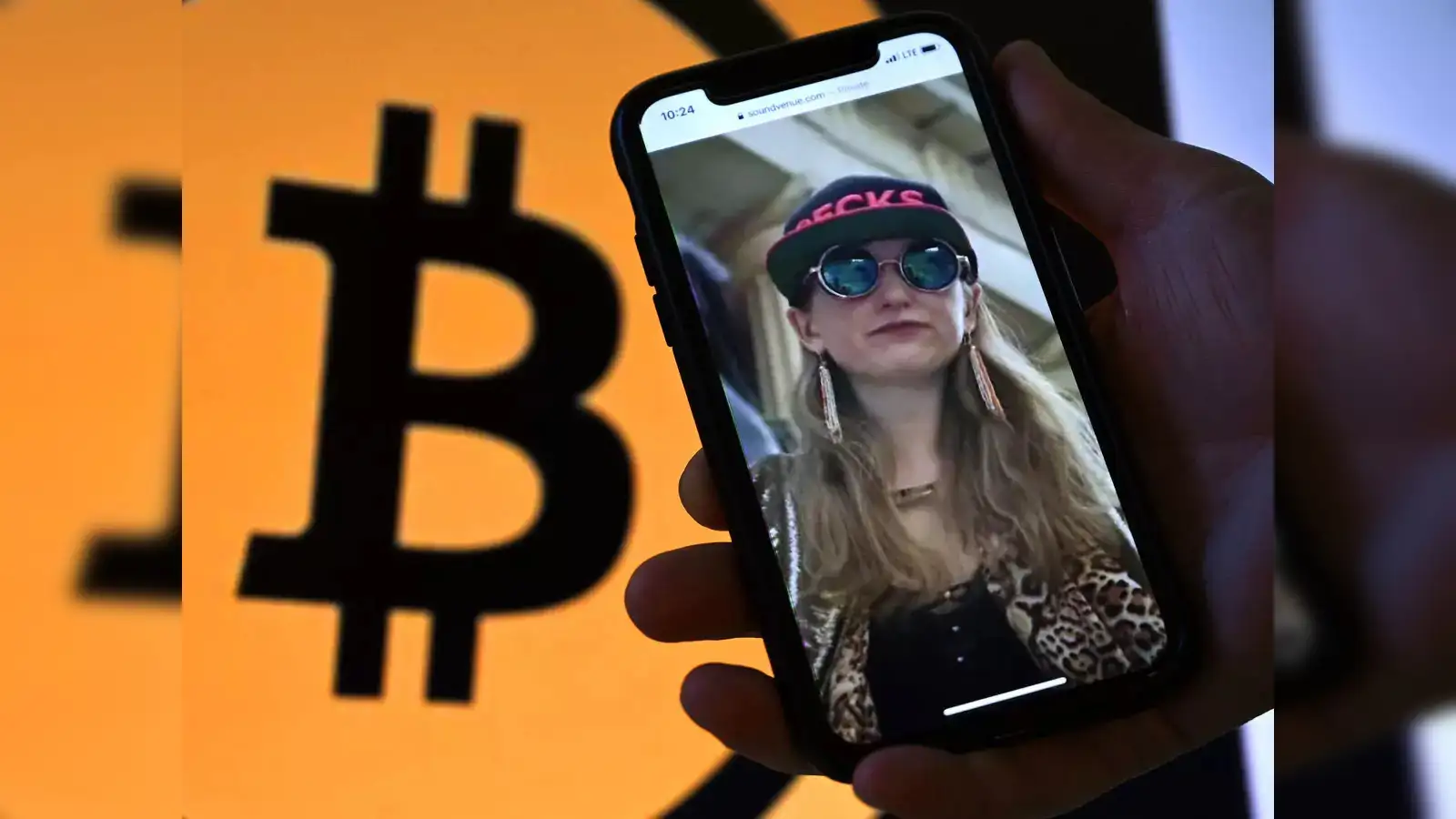 US couple, who stole bitcoin worth billions, became Internet sensation for  their awful rap video - The Economic Times