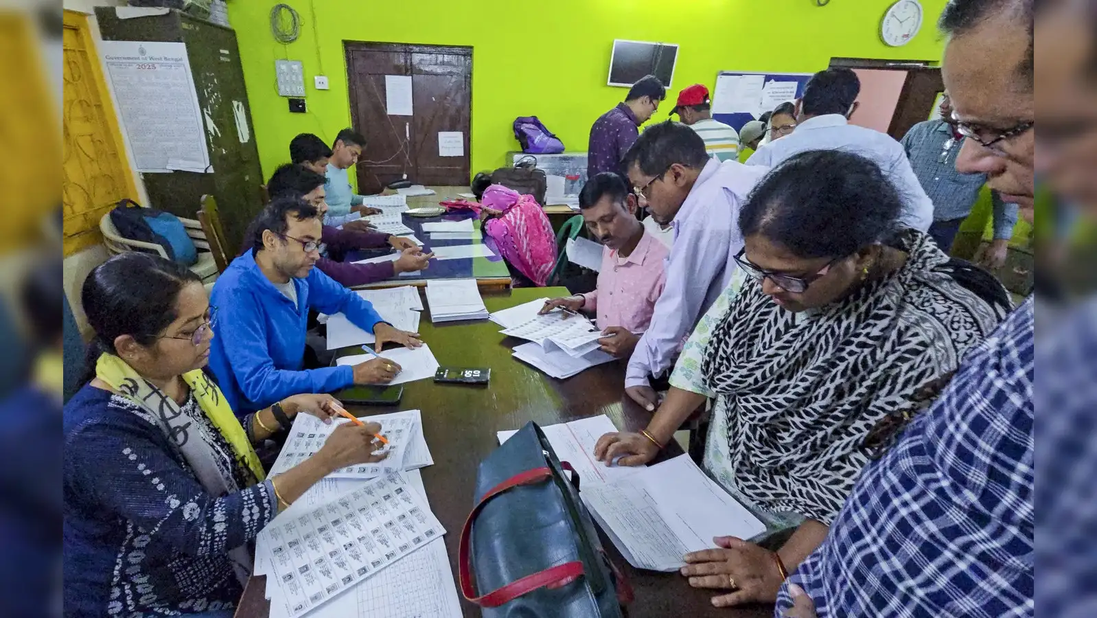 West Bengal SIR: SC asks state govt, Election Commission to provide logistical support to judges - The Economic Times