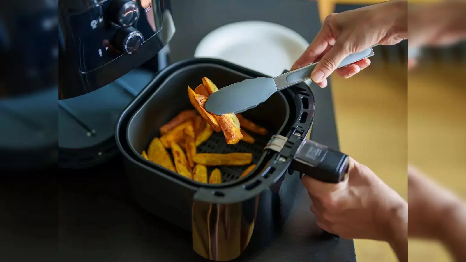 Are air fryers as healthy as we think? Experts issue shocking warning - The  Economic Times