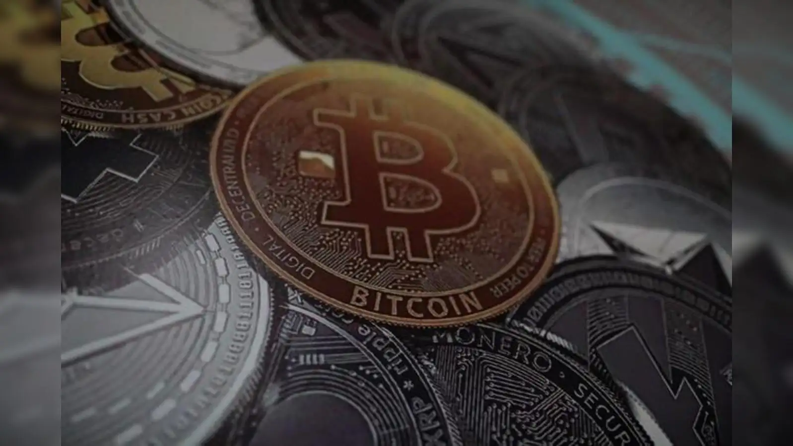 Bitcoin: US Bitcoin regulator allows staff to trade in cryptocurrencies -  The Economic Times