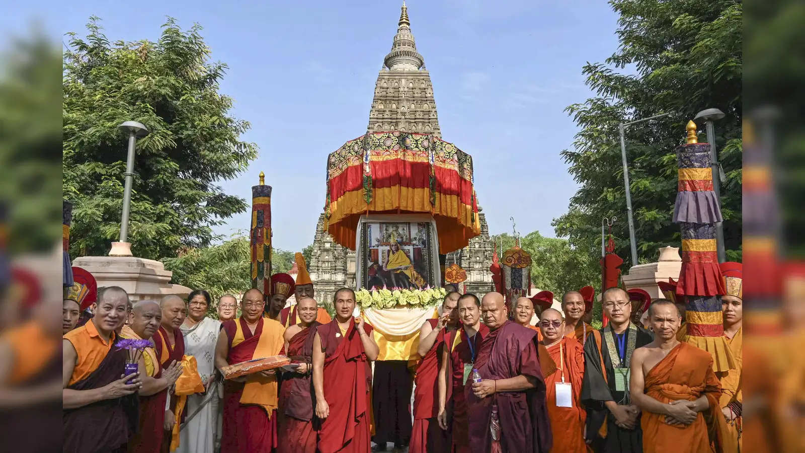 Satellite images suggest architectural wealth beneath Mahabodhi temple in  Bodh Gaya: Officials - The Economic Times