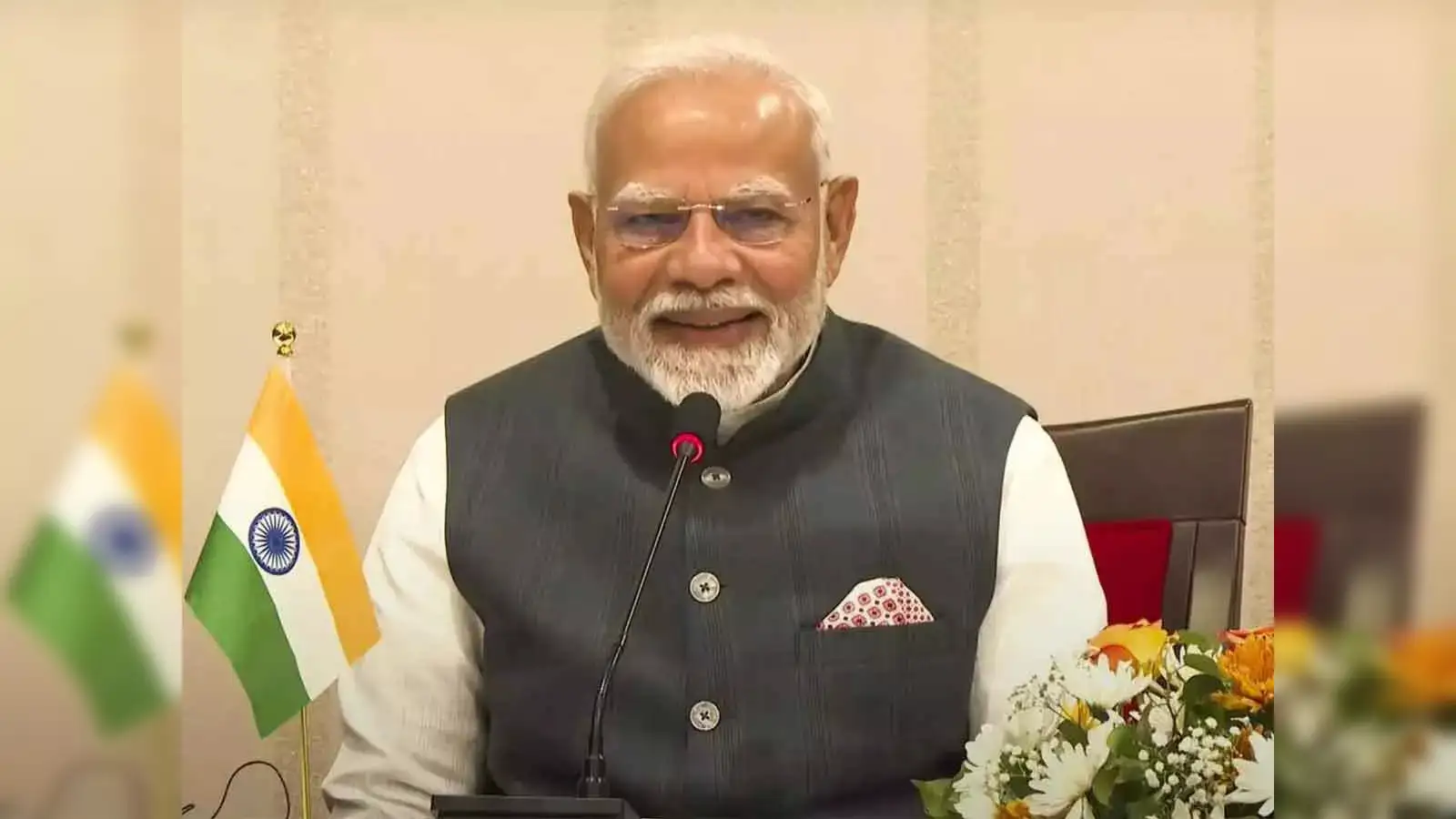 PM Modi Urges Citizens to Celebrate Festive Season with Swadeshi Spirit