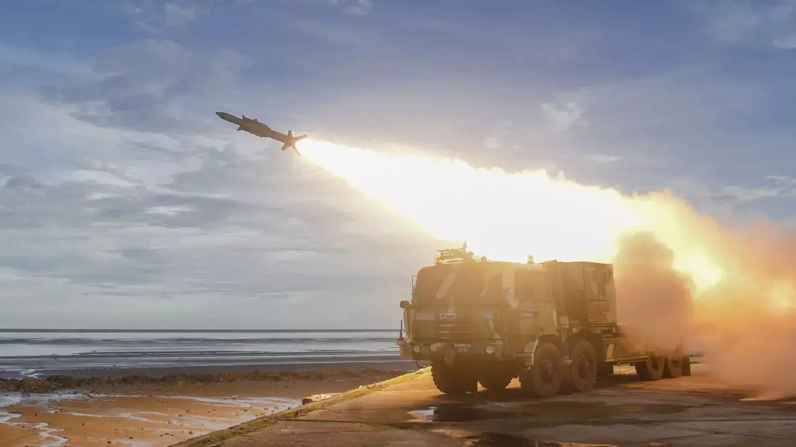 Watch what happens when Akash Prime missile system meets two high-speed  targets in Ladakh - The Economic Times