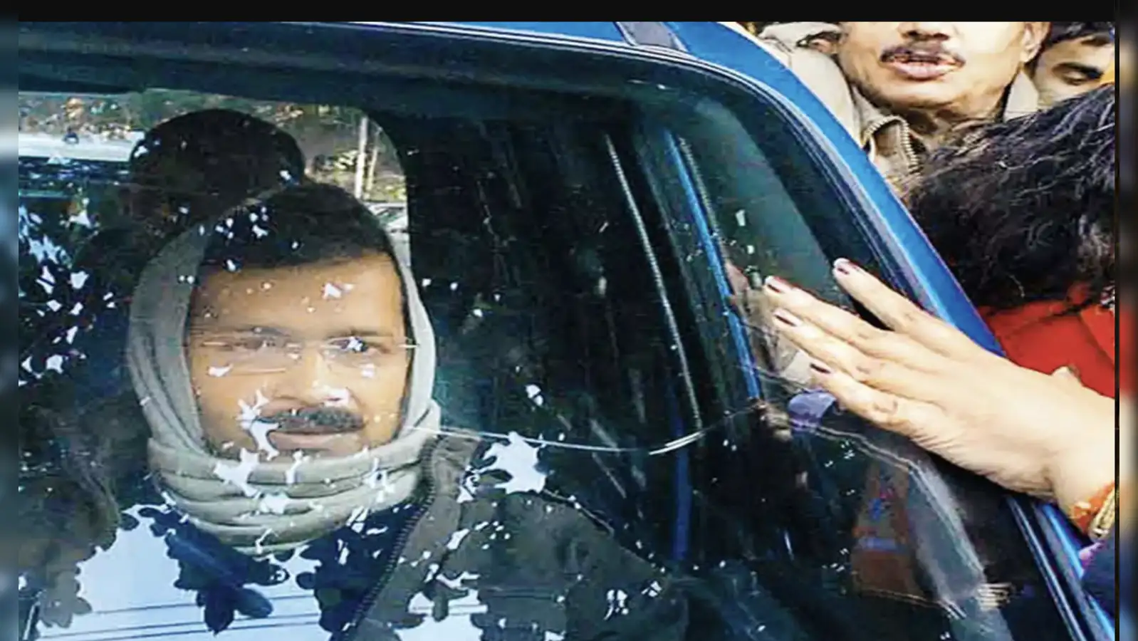 'Kejriwal WagonR mein aaye, sweater pehne aur khambe pe chadh gaye': Rahul at Delhi rally -Times of India- #timesofindia #India #News