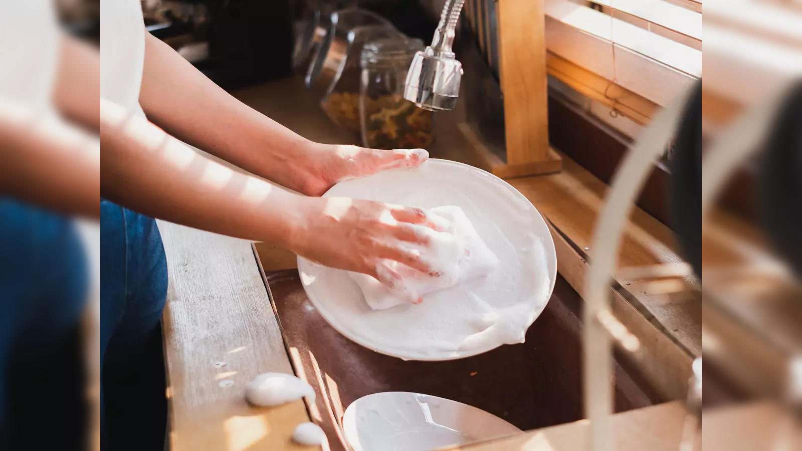 What science knows about our daily dishwashing routine