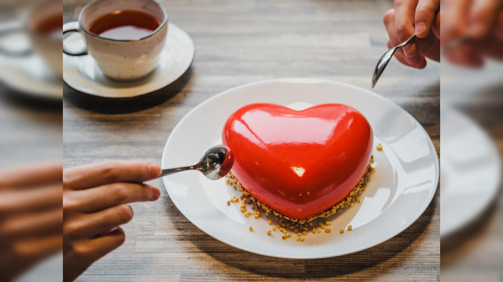 valentine's day: Valentine's Day special: Red velvet pastry