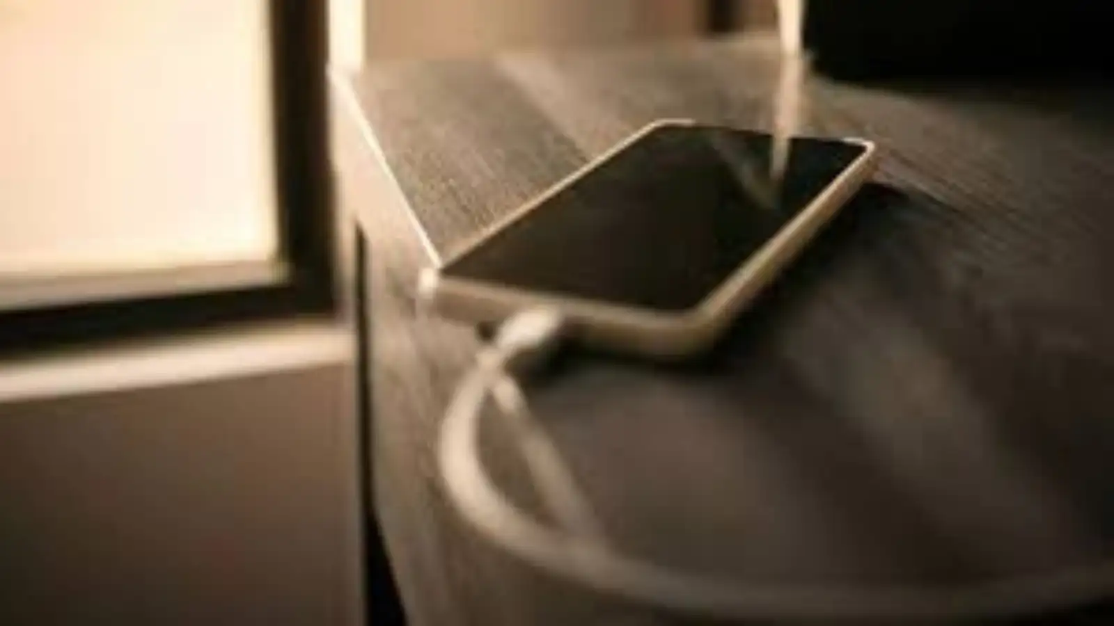 Supreme Court of India seeks replies on 28% IGST plea on phone batteries