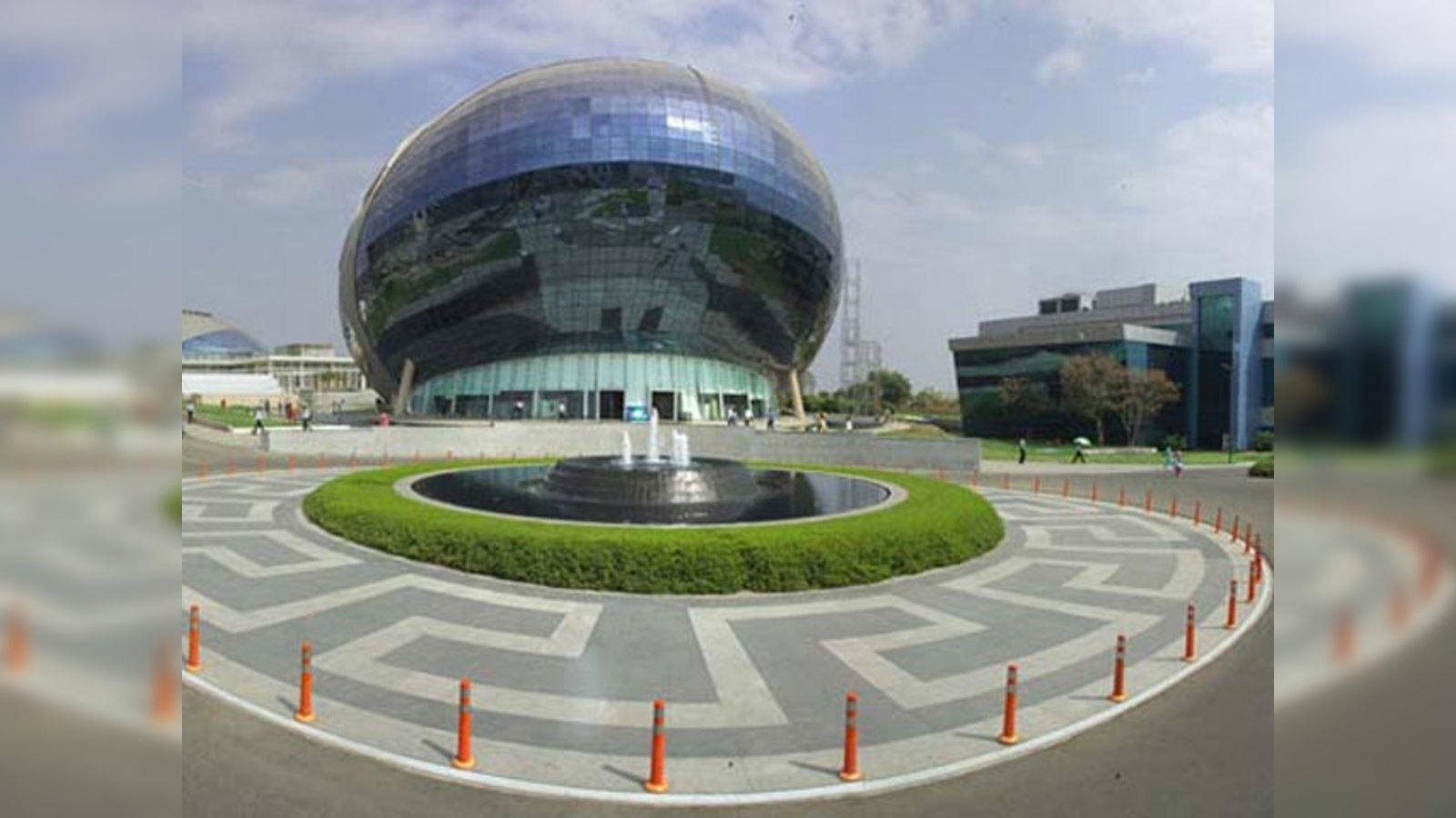 LEED: Infosys Pune becomes largest campus to receive LEED Platinum  certification - The Economic Times