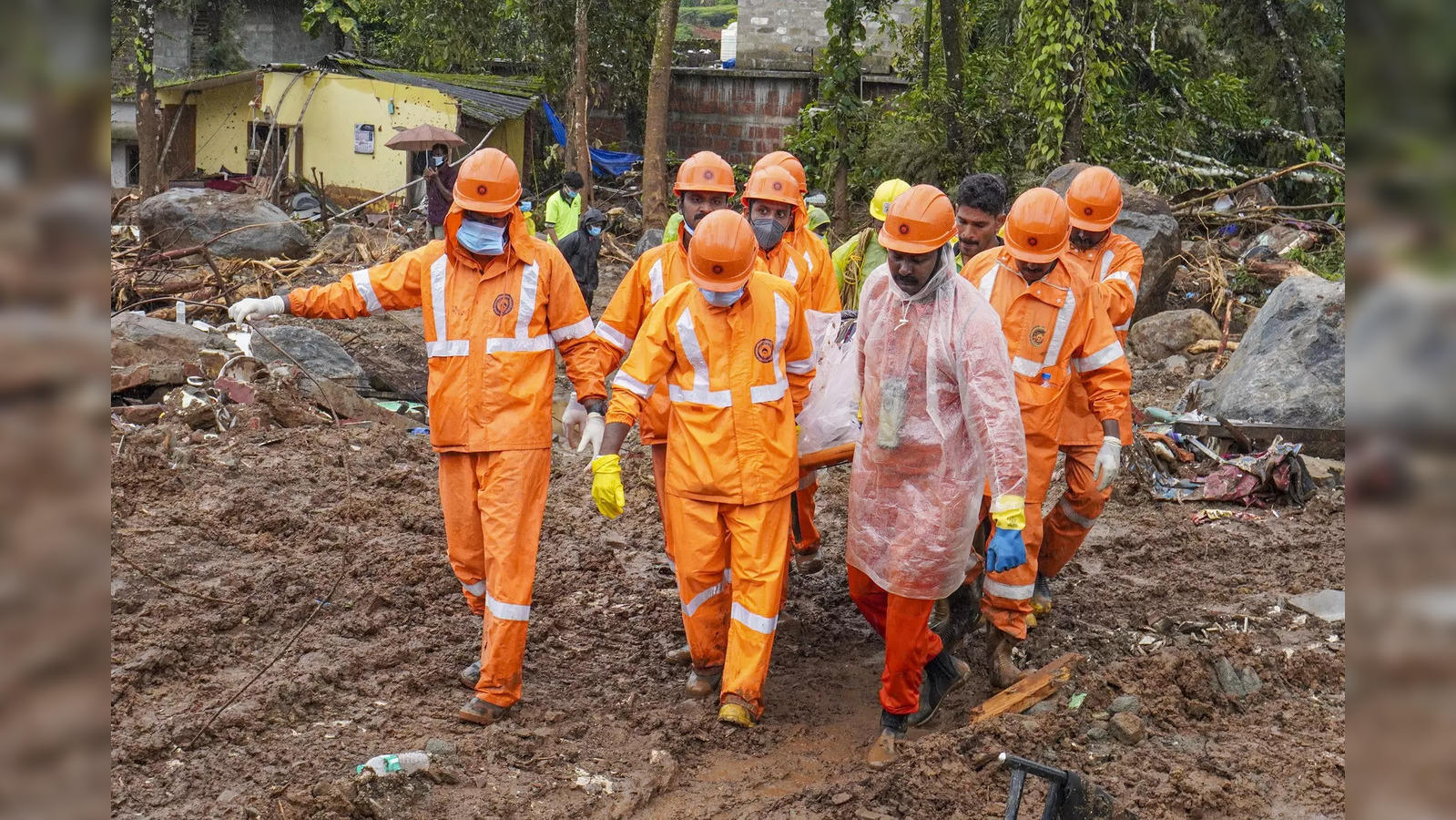 One of the first informers of landslide in Wayanad dies before rescuers reach her - The Economic Times