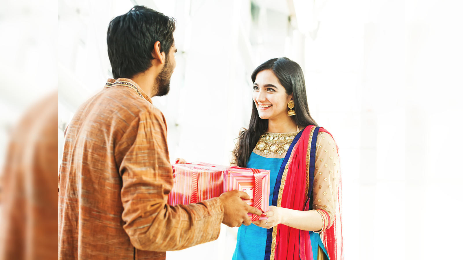 Latest & Trending Raksha Bandhan Mehndi Designs | WeddingBazaar