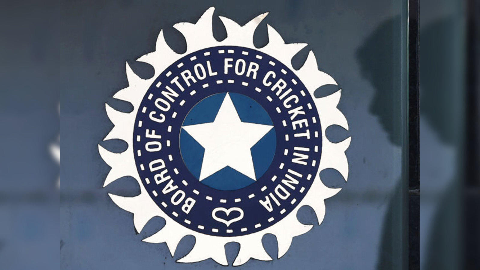 Hindi- How logo of BCCI is still symbol of slavery for India