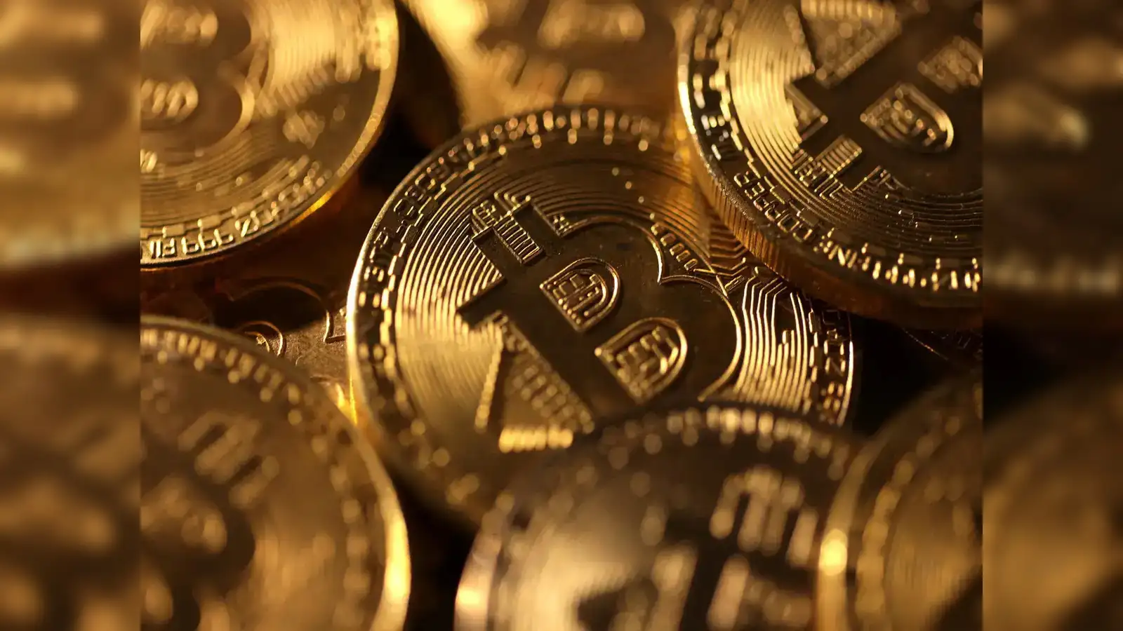 Bitcoin Price Today: Altcoins Rally as Bitcoin Hits $87000: XRP, SOL and  Dogecoin beat Bitcoin and Ether — Is gold and silver plunge shaking BTC  today? - The Economic Times