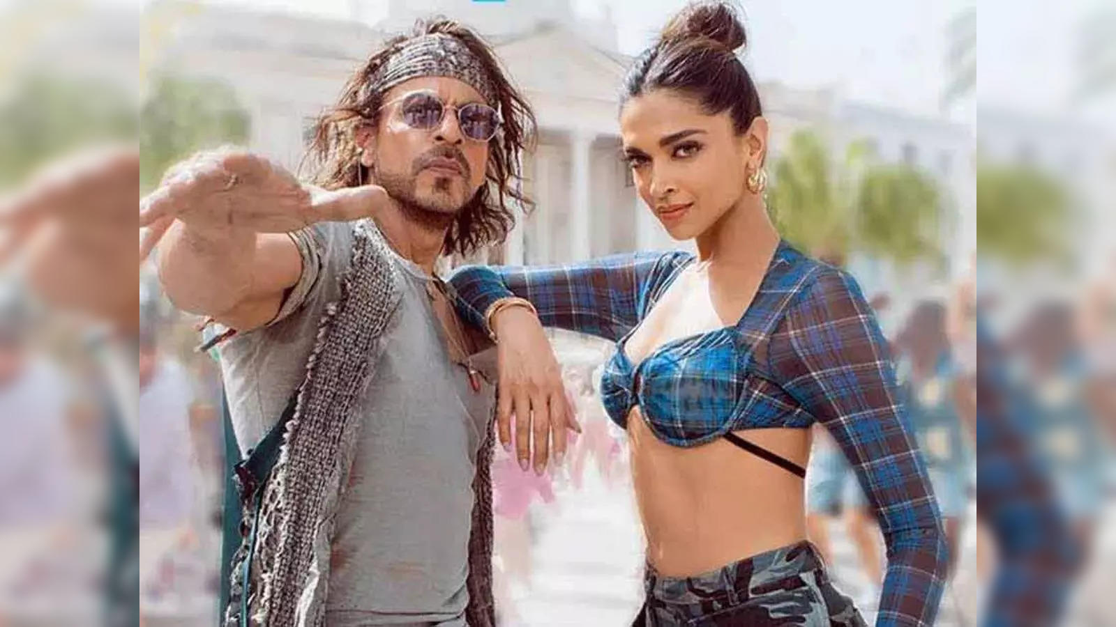deepika: Deepika Padukone reveals she will always be ready to star in an  SRK film irrespective of the length of her role - The Economic Times