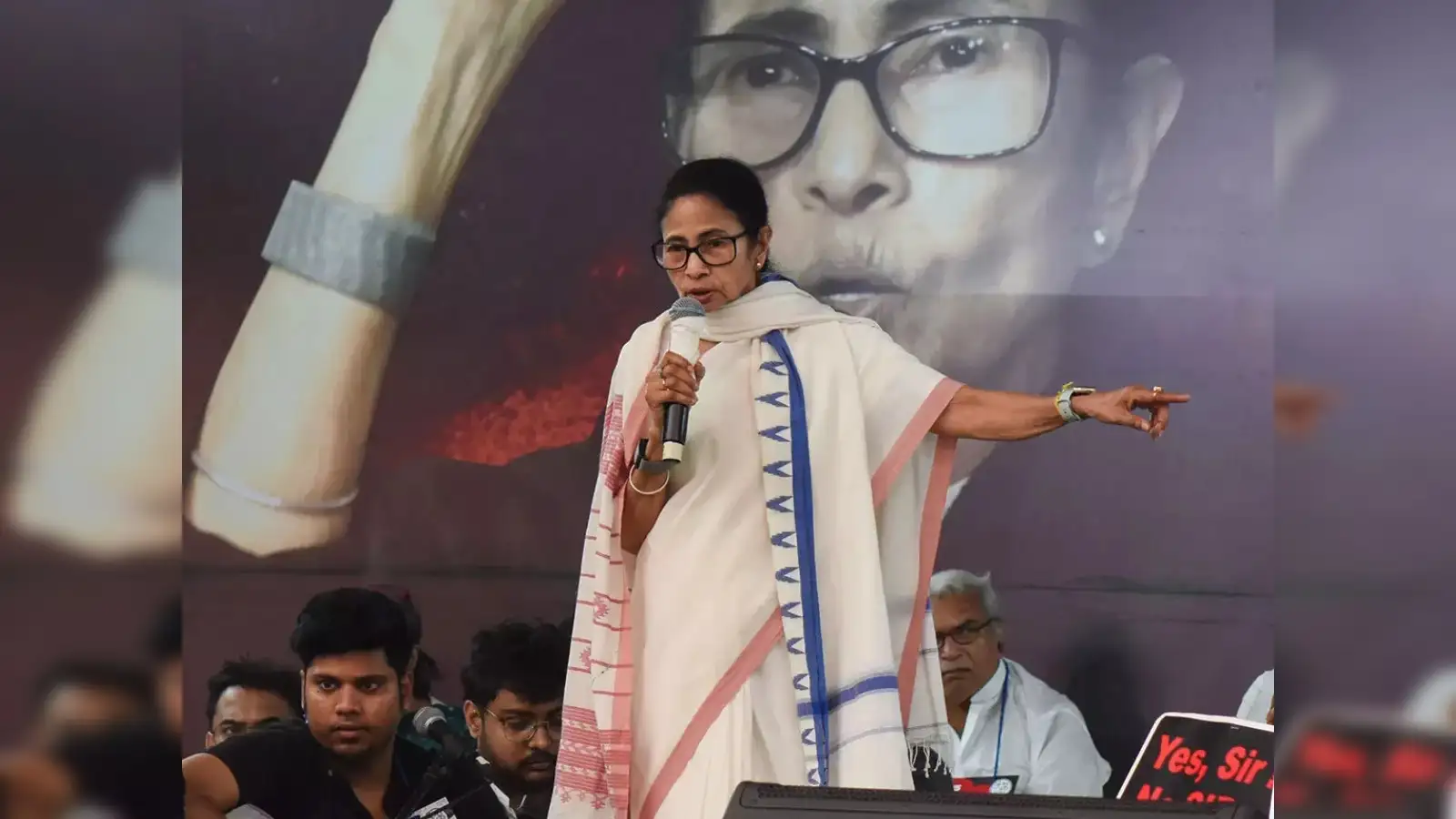 Modi should resign first as PM: Mamata Banerjee on 'arbitrary deletions' of  voters during SIR - The Economic Times
