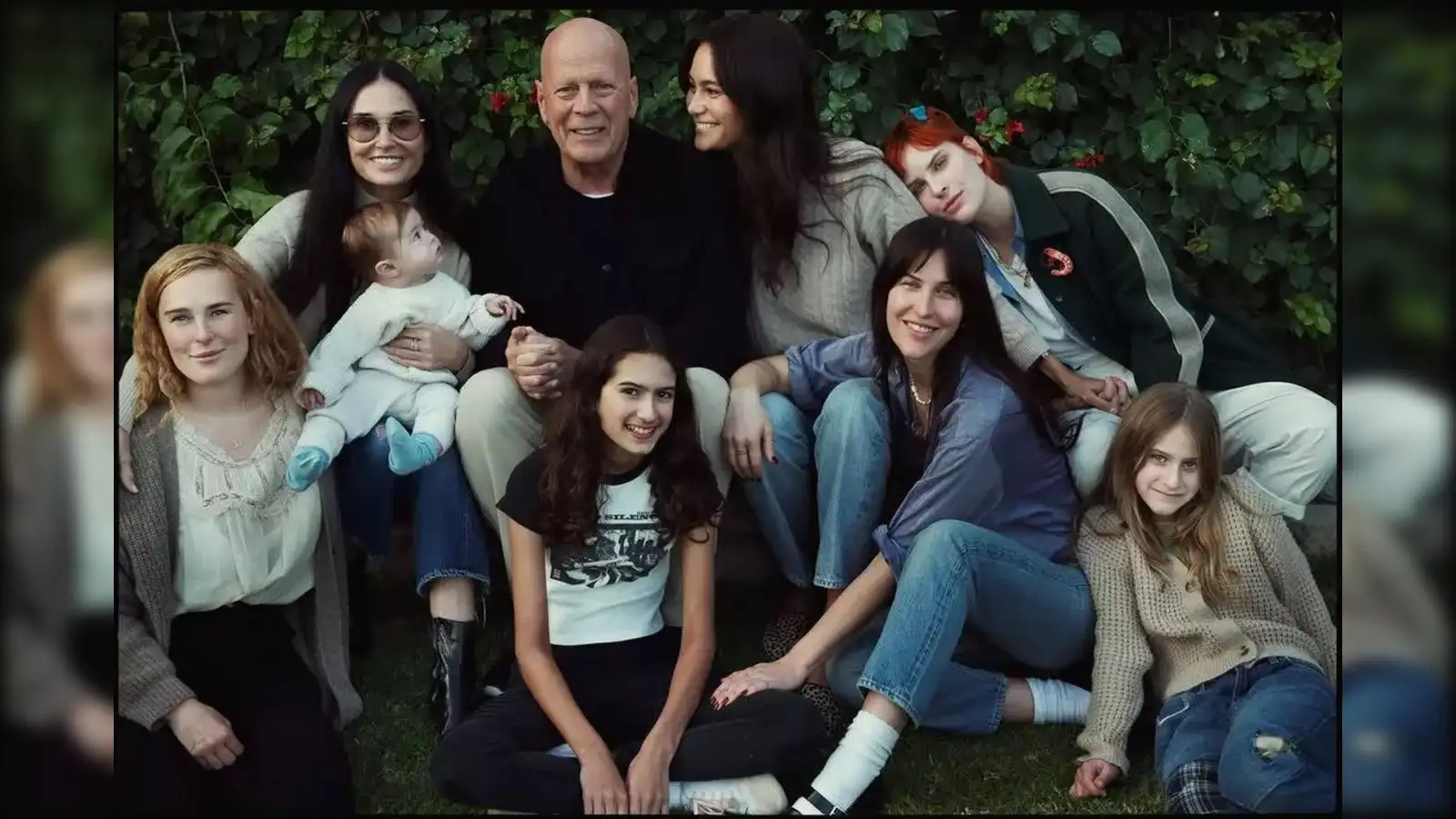 Bruce Willis: Bruce Willis' daughter shares heartbreaking update: 'Dad  sometimes doesn't recognize me - The Economic Times