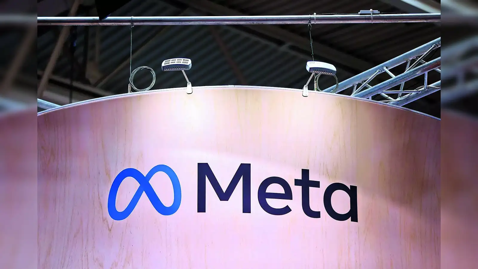How Meta's $200B Fall Shook Investors and AI Enthusiasts - Fusion Chat