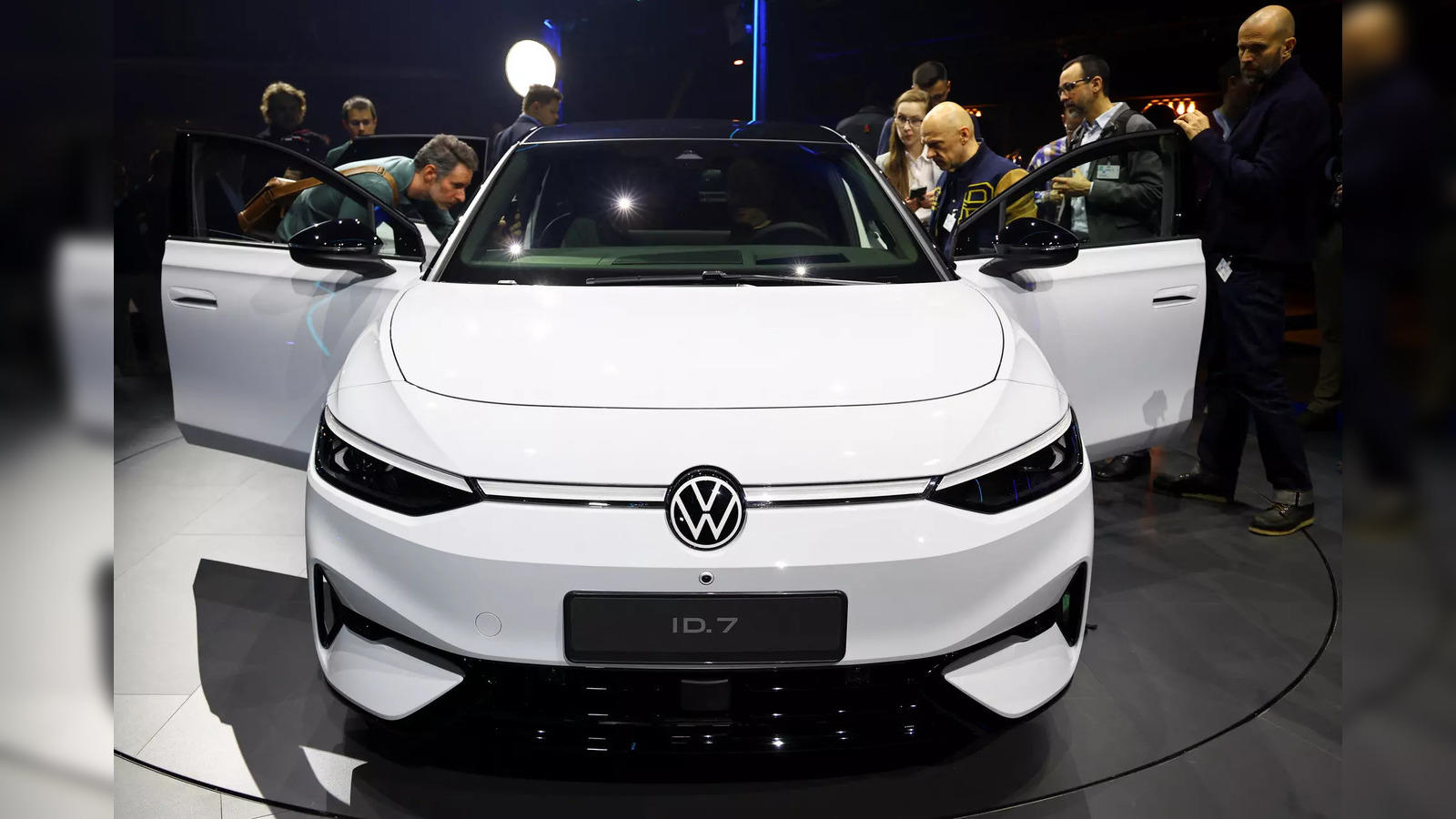 World premiere of the Volkswagen ID.7 electric sedan - Volkswagen US Media  Site