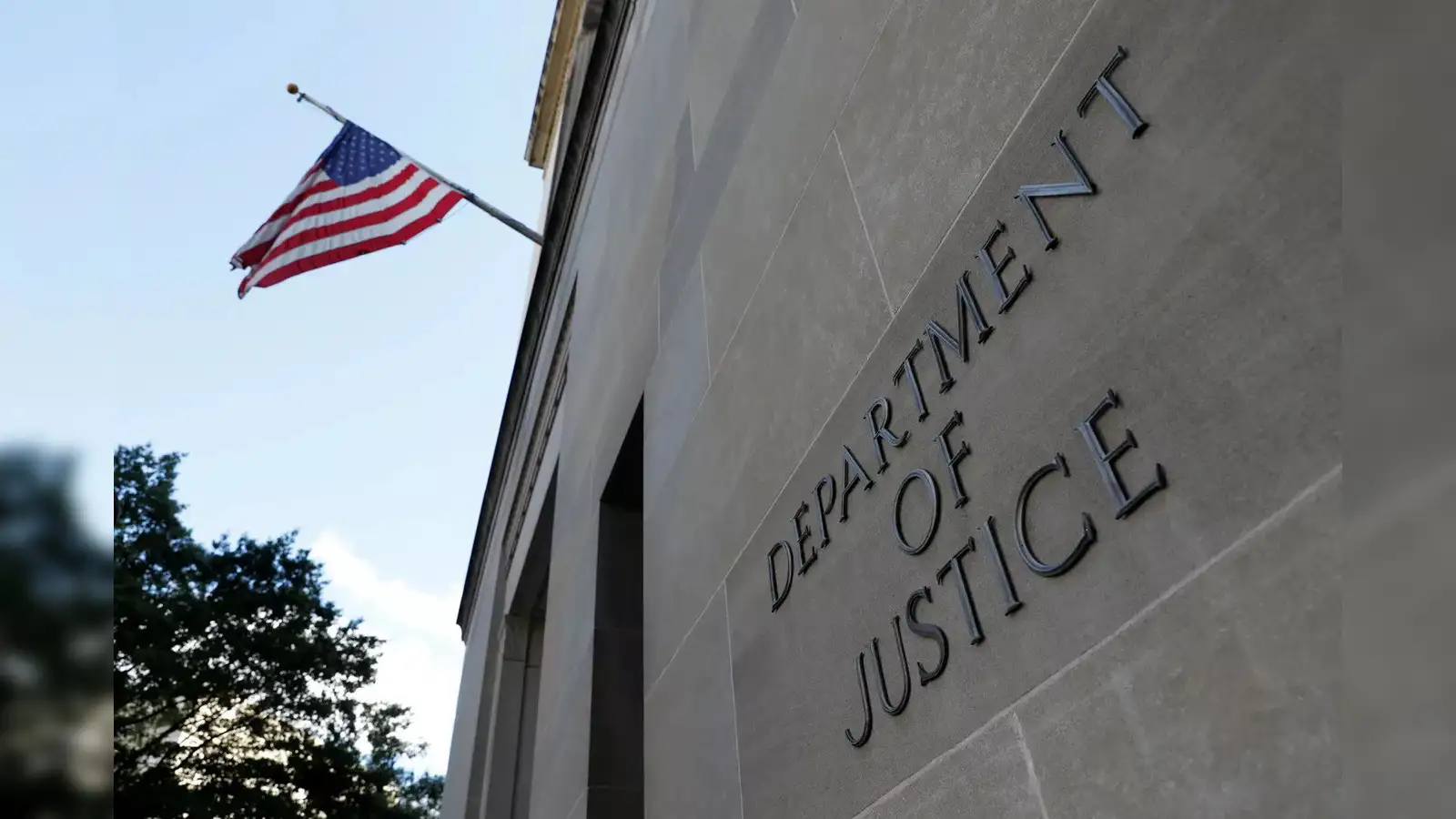 crypto fraud: US charges two siblings in $124 million cryptocurrency fraud  - The Economic Times