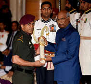 Lt. Col M S Dhoni, Marches In Style, To Receive Padma Bhushan