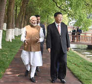 PM Modi, Chinese Prez Xi Jinping enjoy instrumental rendition of famous Bollywood song