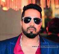 Mika Singh lodges complaint after cash, gold stolen from his house