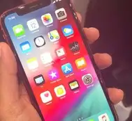 Hands-on look at iPhone XR