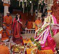 Nita Ambani leads Ganesh Chaturthi 'aarti' with son Anant; Bachchans, Jeetendra in attendance