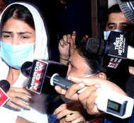 SSR Case: CBI summons Rhea Chakraborty, her father