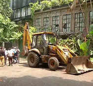 Watch: BMC begins demolishing 'illegal alterations' at Kangana's Mumbai office