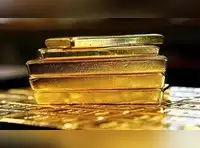 Safe-haven gold gains on global uncertainty, weaker dollar