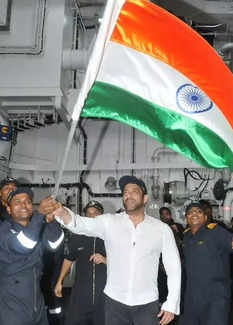 Salman Khan spends day with Indian Navy ahead of Independence Day