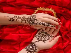 Karwa Chauth 2026: 8 Jewellery-Style Mehndi Designs That Turn Your Hands Into Works of Art