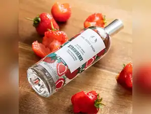 Image for 10 Best and Refreshing Body Mists For Women: Summer in a Bottle