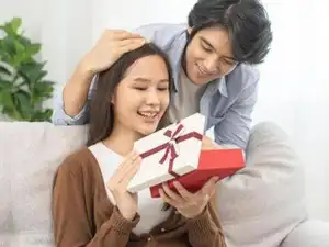 Image for 12 Useful Anniversary Gifts for Wife: Thoughtful Picks from Budget to Premium