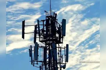 Image for Airtel leads July mobile subscriber additions with 26.9 lakh users, Jio adds 24.5 lakh