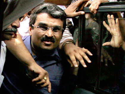 FIR likely against Jignesh Shah and others in MCX case