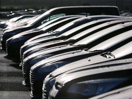 Passenger vehicles stay ahead of the curve for 2nd month in calendar year