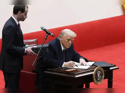 donald trump: Donald Trump administration to &lsquo;lay off&rsquo; government 
